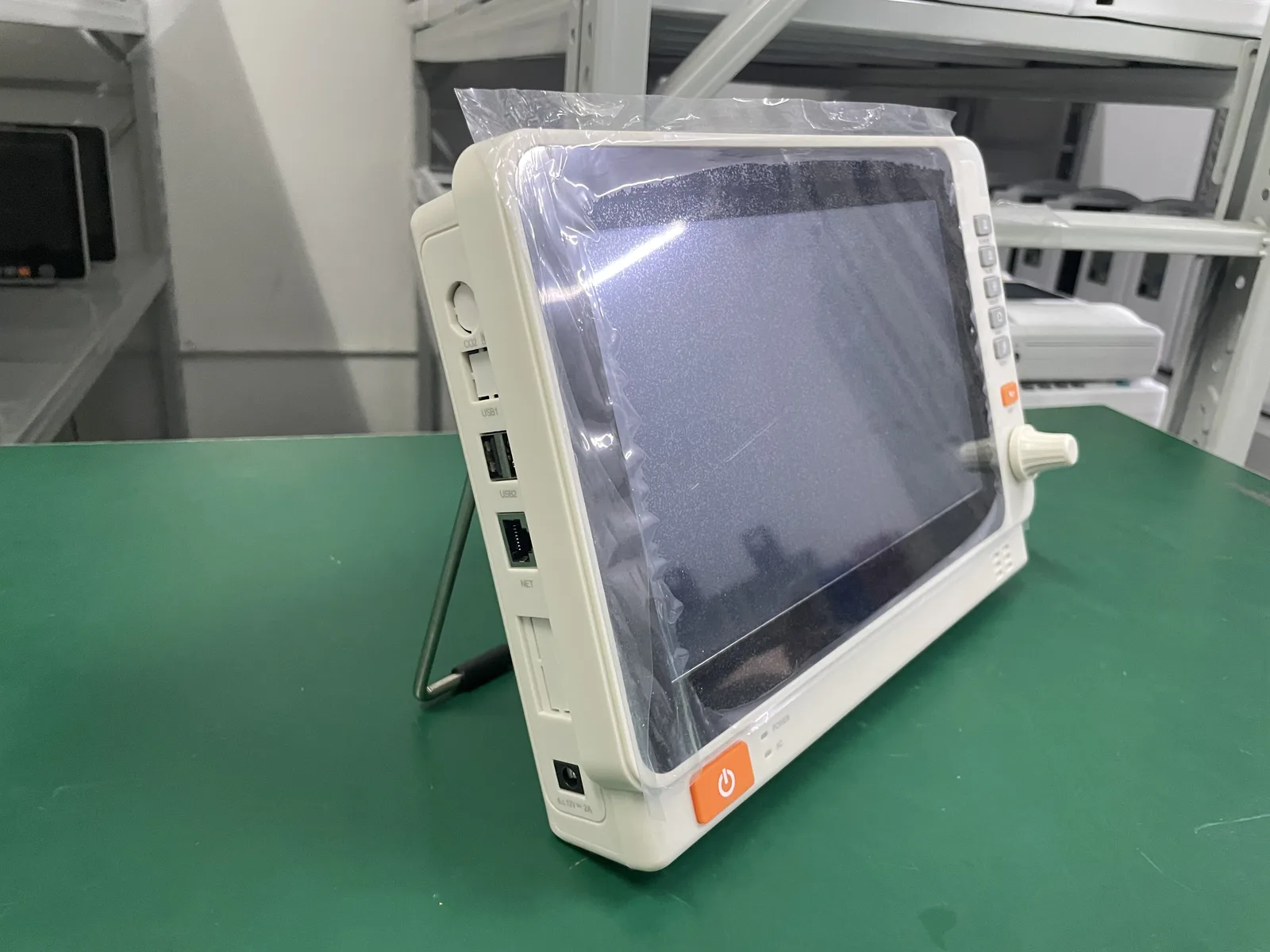 Akicare PM10A multi-parameter patient monitor - view 6