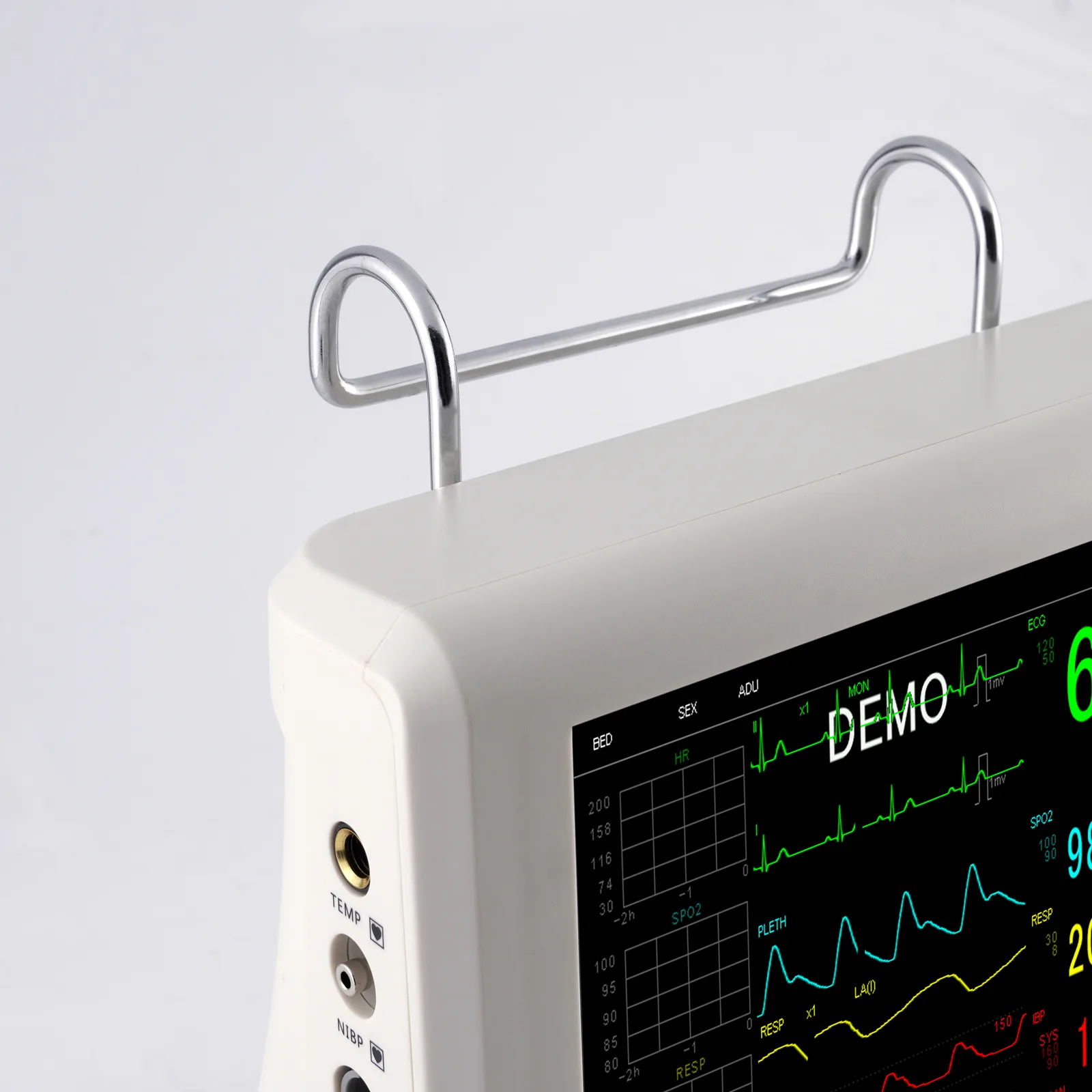 Akicare PM80D multi-parameter patient monitor - view 2